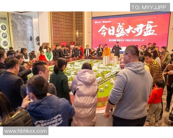 足球明星庆功宴盛况空前球迷欢呼声中共享荣耀时刻